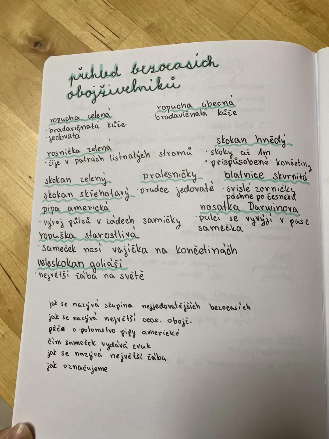 # obojživelnici
- rozmnožováni a vývoj
- samičker vajíčka
- sameček-spermie
- 3 dilné srdce
- smíšená krev: okysličená + odkysličená
- při